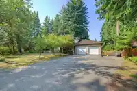 13521 19 AVENUE - thumbnail 2