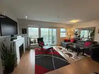 313 15735 CROYDON DRIVE - thumbnail 4