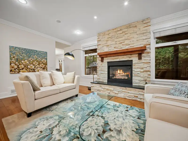 13029 14 AVENUE - photo 4 of 25
