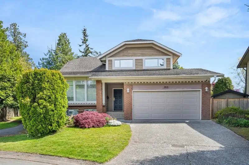 1912 148A STREET - photo 1 of 25