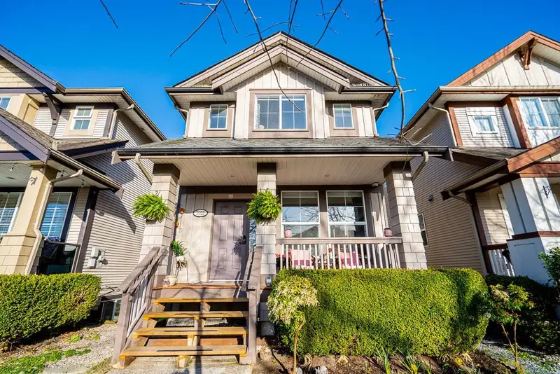 6926 190 STREET - photo 2 of 25