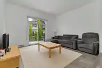 9 277 171 STREET - thumbnail 3