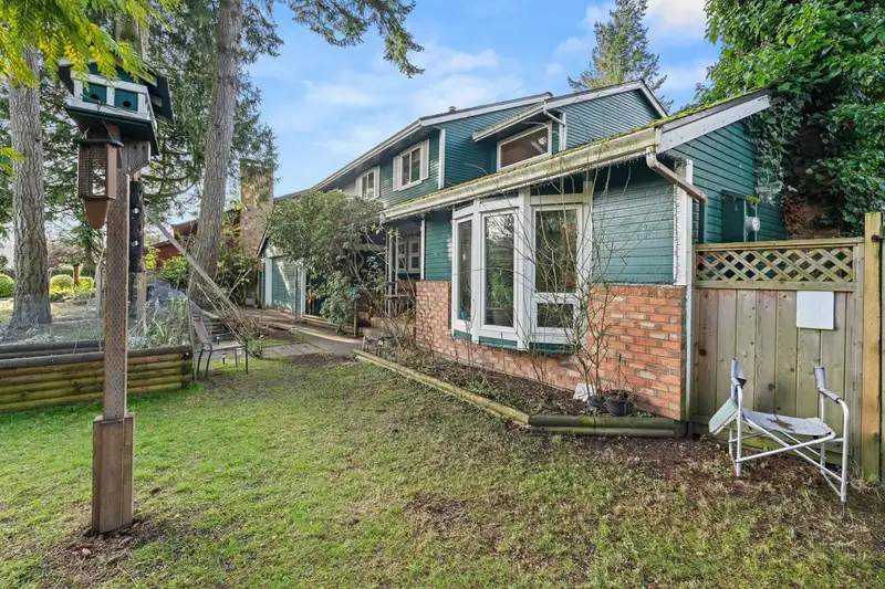 1761 140A STREET - photo 1 of 40