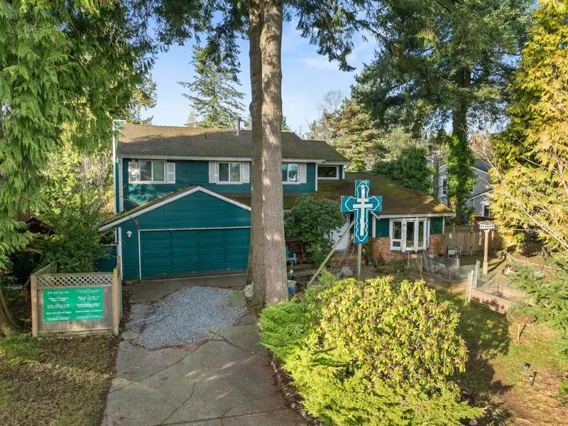 1761 140A STREET - photo 2 of 40