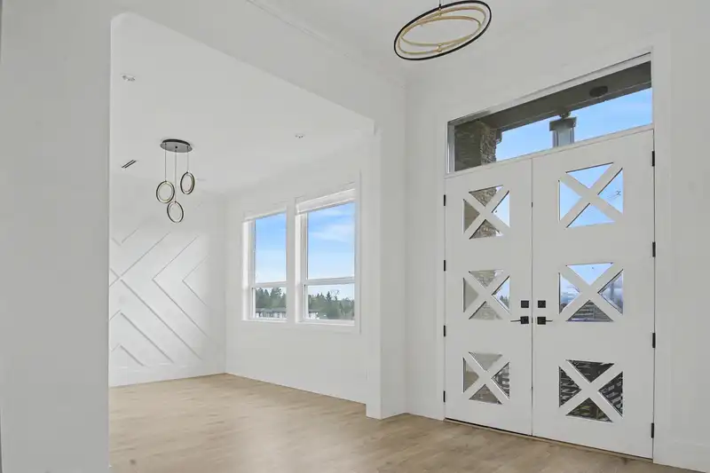 16685 15A AVENUE - photo 3 of 25