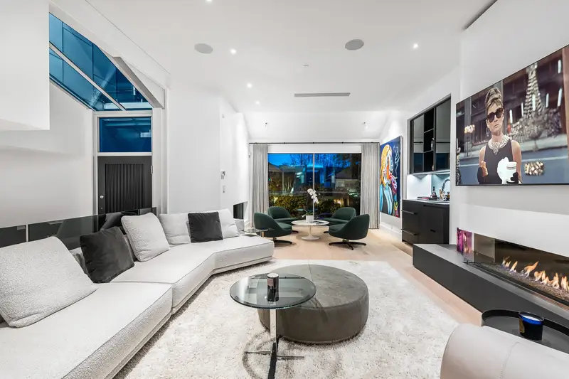 4416 W 1ST AVENUE - photo 4 of 25