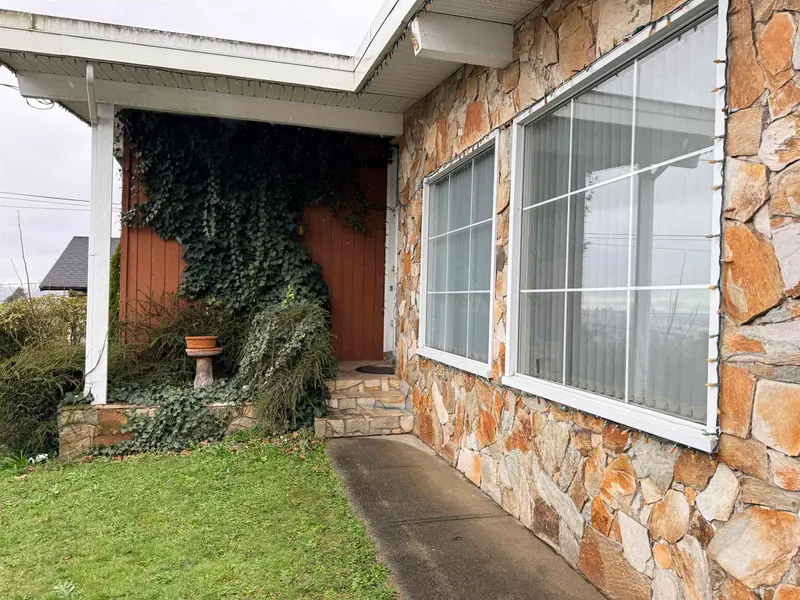 362 SEAFORTH CRESCENT - photo 2 of 18