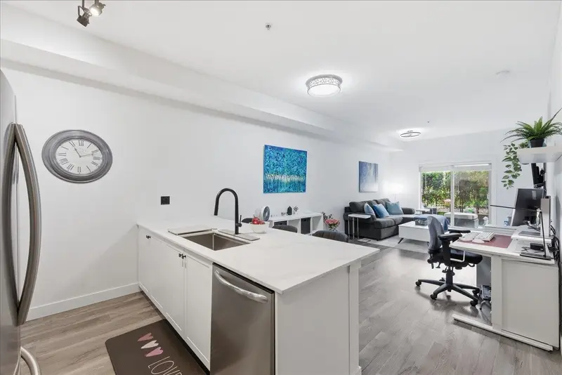 111 10088 148TH STREET - photo 3 of 25