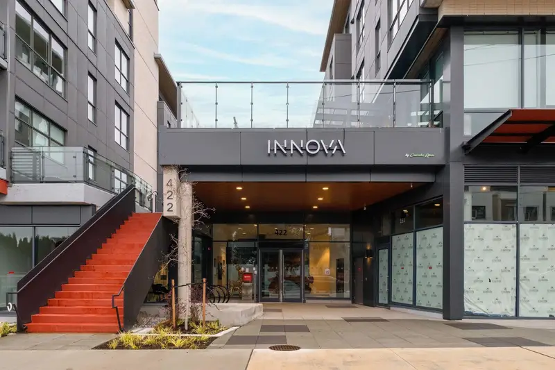 310 422 E 3RD STREET - photo 4 of 25