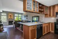 311 15392 16A AVENUE - thumbnail 3