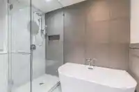 604 1500 MARTIN STREET - thumbnail 19