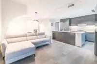 604 1500 MARTIN STREET - thumbnail 5