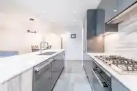 604 1500 MARTIN STREET - thumbnail 10