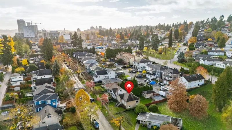 523 KELLY STREET - photo 3 of 15