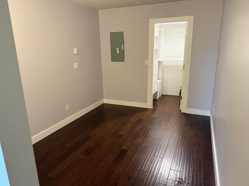 211 5723 BALSAM STREET - photo 4 of 9