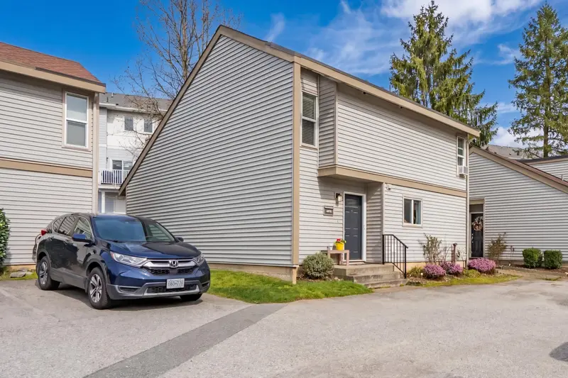 6076 W GREENSIDE DRIVE - photo 1 of 25