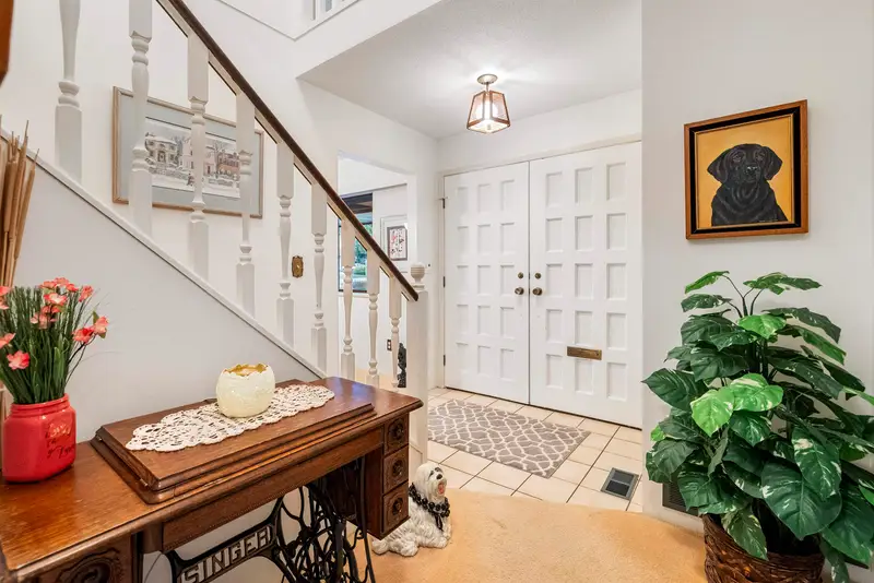 13474 15 AVENUE - photo 2 of 25