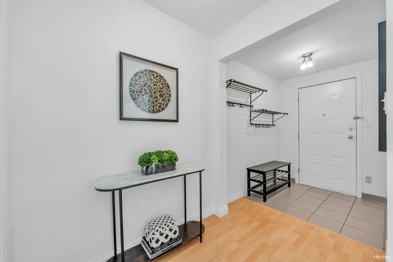 252 E 21ST STREET - photo 2 of 25