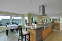 1050 PARKER STREET - thumbnail 7