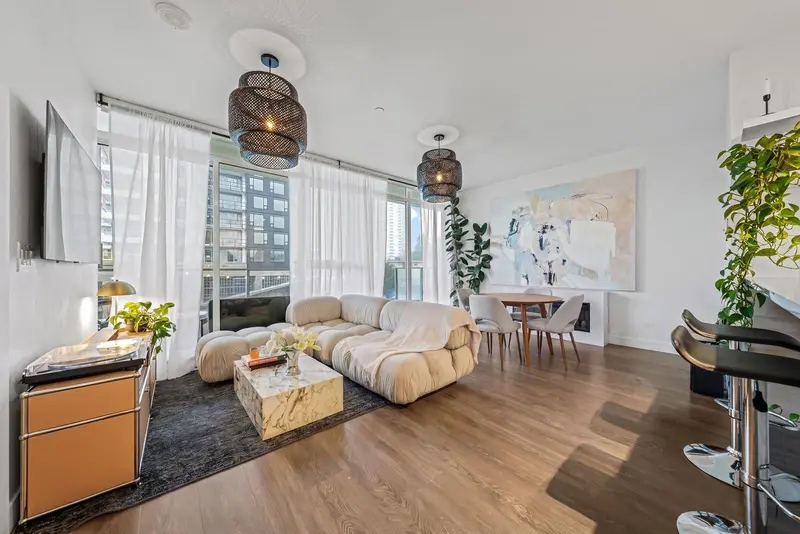 504 652 WHITING WAY - photo 2 of 25