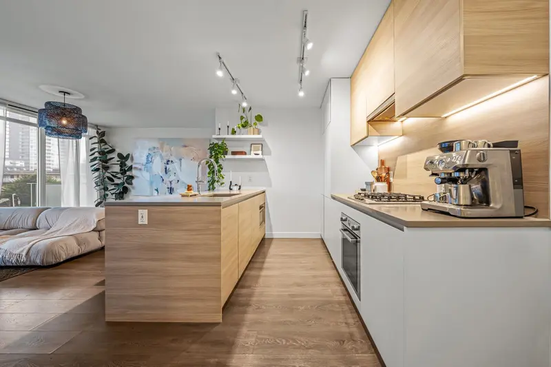 504 652 WHITING WAY - photo 3 of 25