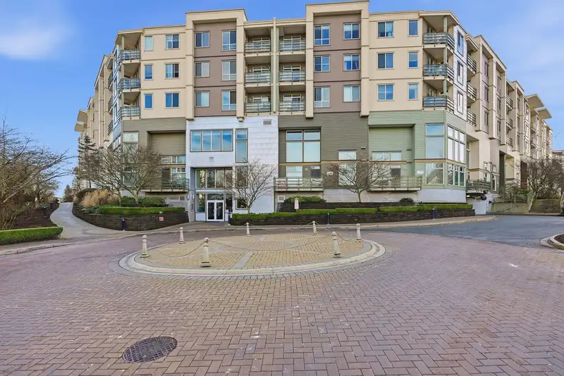 225 15850 26 AVENUE - photo 1 of 35