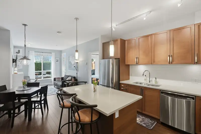 225 15850 26 AVENUE - photo 3 of 35