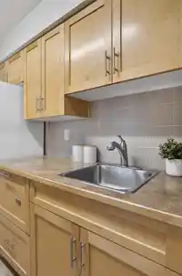 203 1410 BLACKWOOD STREET - thumbnail 7