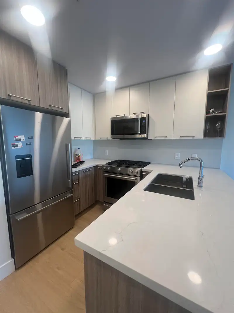 203 14022 NORTH BLUFF ROAD - photo 3 of 10