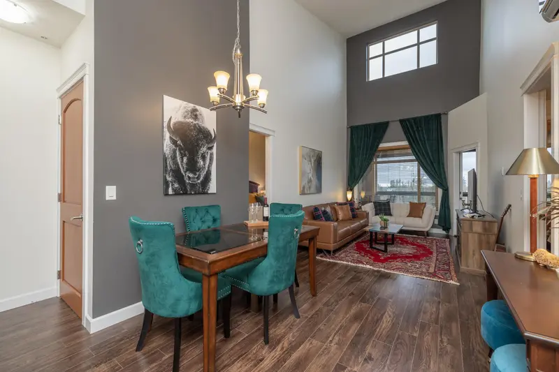 629 8067 207 STREET - photo 2 of 25