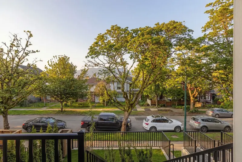 2136 VENABLES STREET - photo 4 of 25