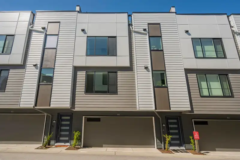 65 1639 162 STREET - photo 1 of 35