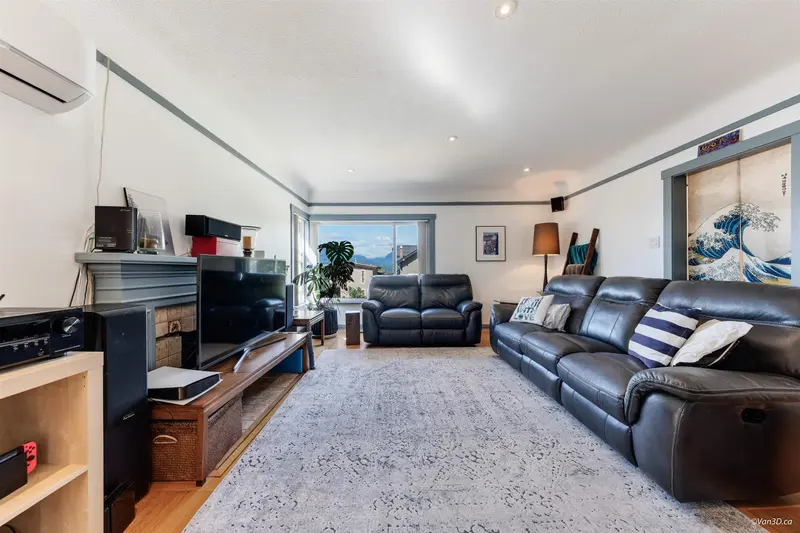 3726 TRINITY STREET - photo 3 of 25