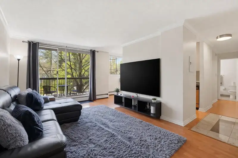 405 320 ROYAL AVENUE - photo 4 of 25