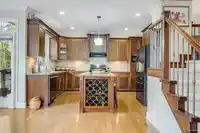 13 3502 150A STREET - thumbnail 6