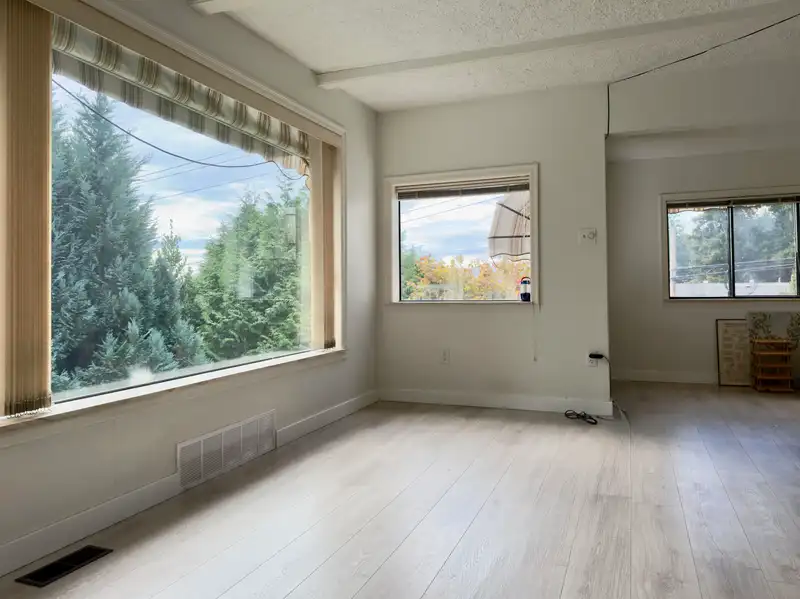 1352 OXFORD STREET - photo 4 of 30