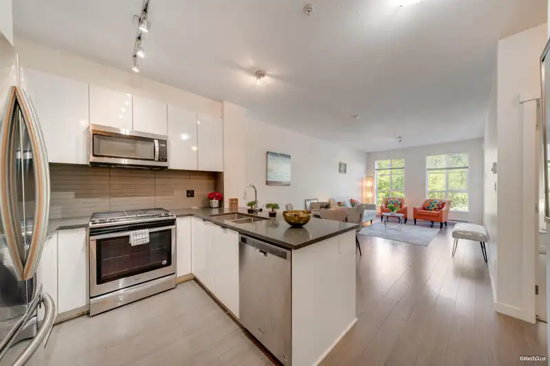212 15138 34TH AVENUE - photo 4 of 25