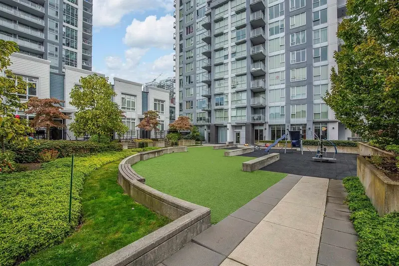 3703 13325 102A AVENUE - photo 3 of 25