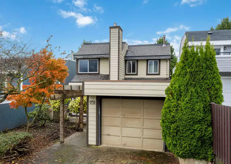 931 KEIL STREET - photo 1 of 34