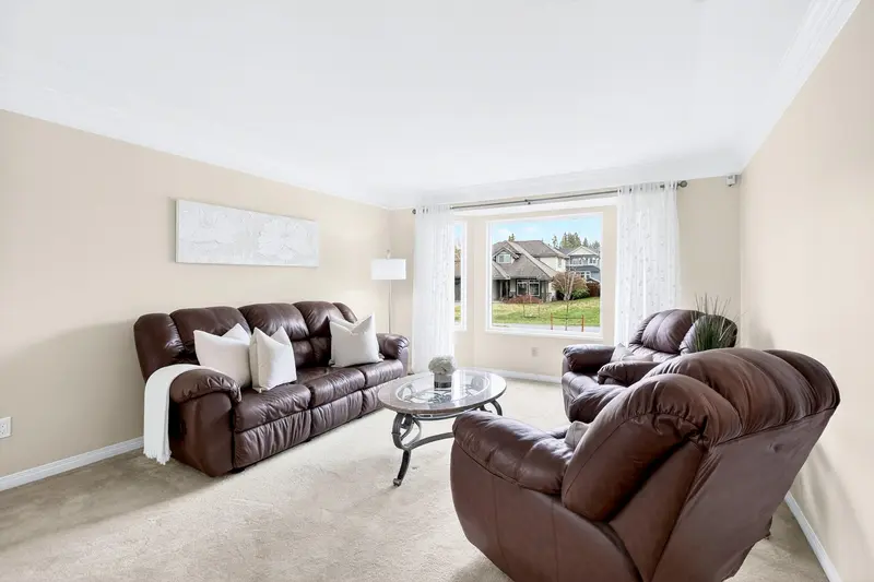 12335 206 STREET - photo 4 of 25