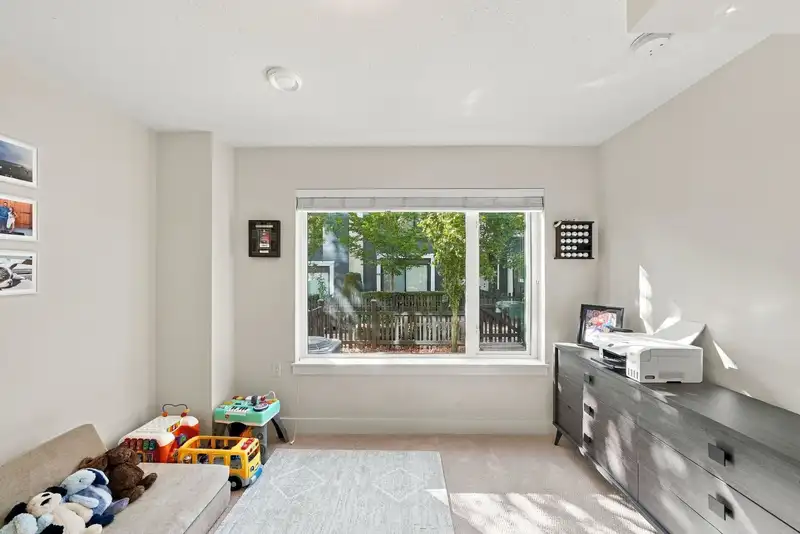 202 2277 OAK MEADOWS DRIVE - photo 4 of 25
