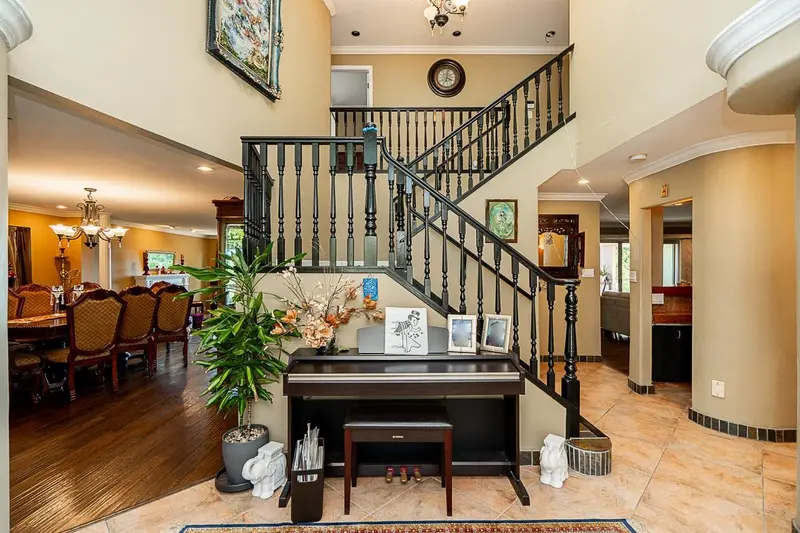 2562 VERBENA PLACE - photo 3 of 25