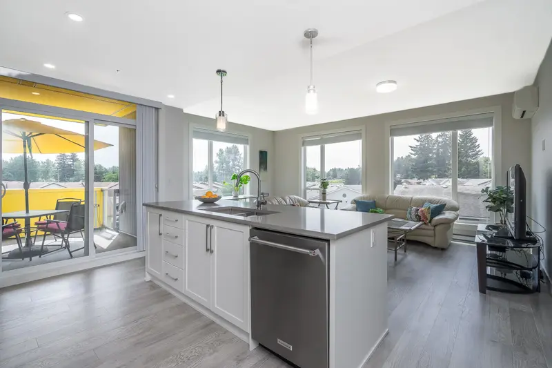 307 2555 WARE STREET - photo 1 of 25