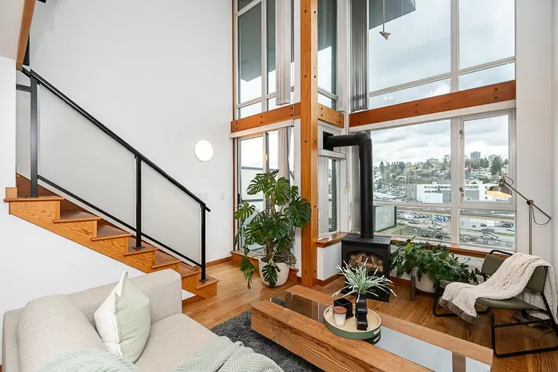 425 10 RENAISSANCE SQUARE - photo 1 of 25