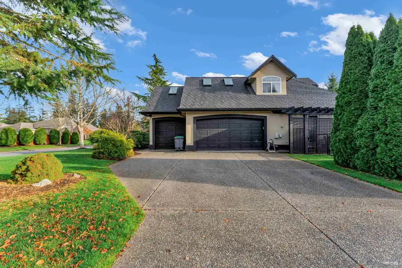 13968 22A AVENUE - photo 4 of 40