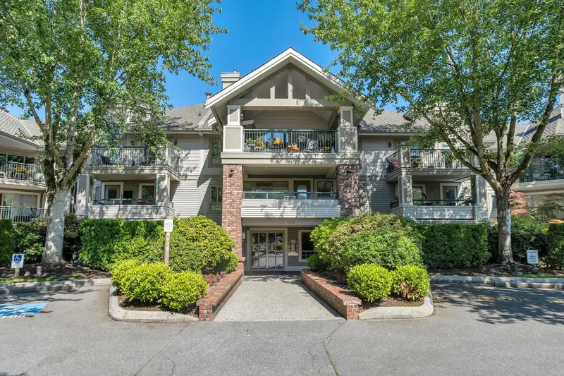 119 22025 48 AVENUE - photo 1 of 25