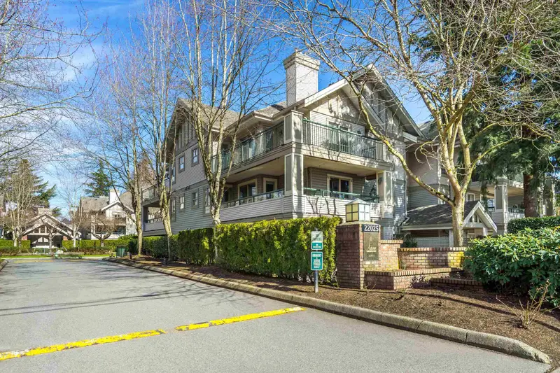 119 22025 48 AVENUE - photo 2 of 25