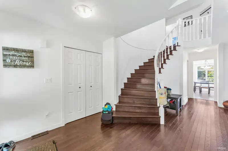 1055 163A STREET - photo 4 of 27