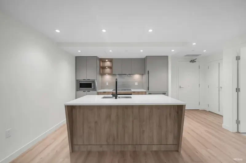 320 755 HARBOURSIDE DRIVE - photo 3 of 20