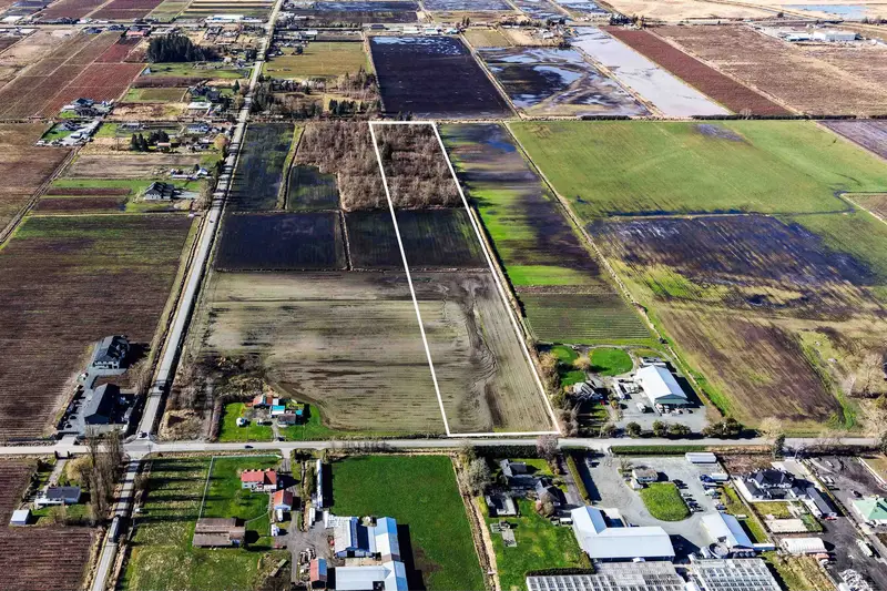 4115 184 STREET - photo 2 of 8